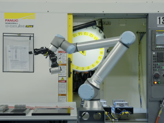 Website videos thumbnail with robotics scene